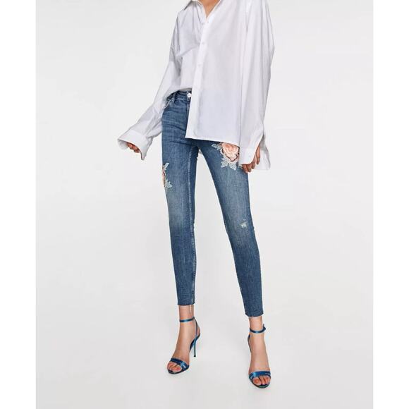 Zara Woman Jeans 2 Skinny 3D Roses Embroidered Ankle Trendy Boho Casual Blue - Picture 8 of 9